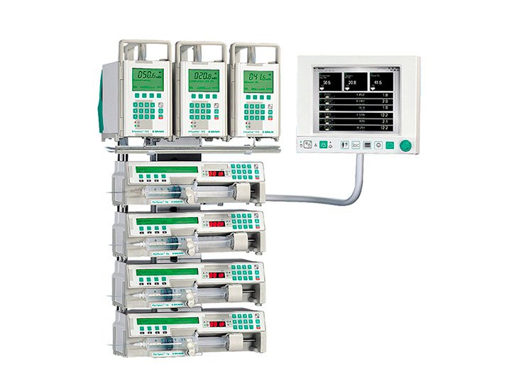 Fm System Modulares System für die Intensivtherapie. Spezielle Aluminiumprofile mit mechanischen und elektronischen Schnittstellen lassen sich kabellos zu komplexen Einheiten verbinden.