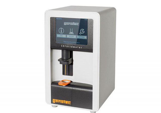 Digital chloride titrator. Device which serves to measure the concentration of chloride ions in hydrous micro assays. 